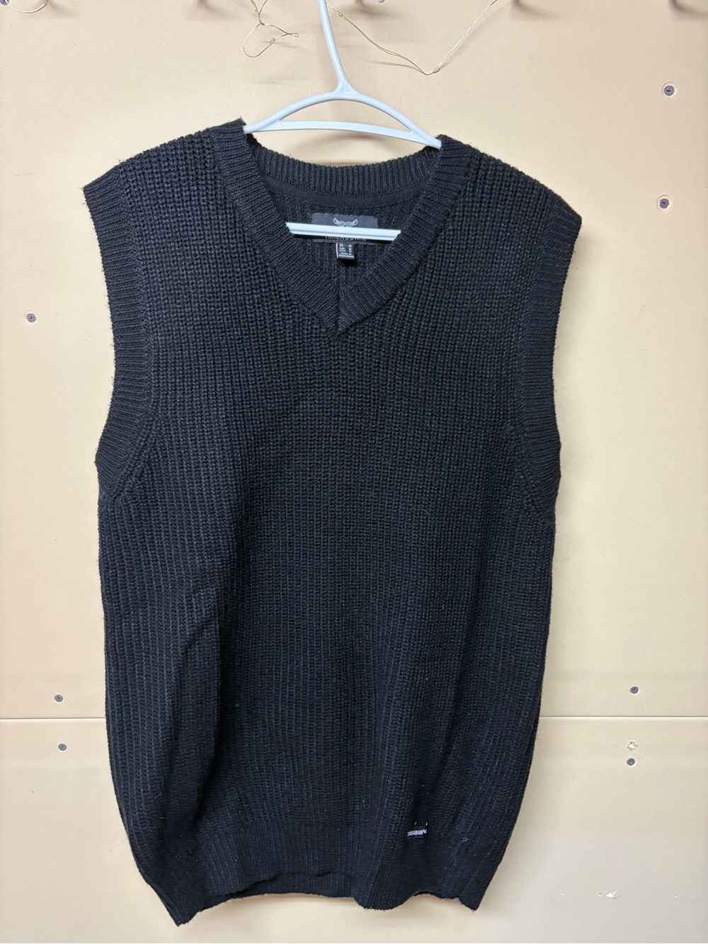 2/$30⚡️- VEST | Men’s sweater vest size medium